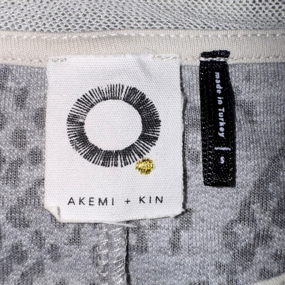 New AKEMI + KIN Marietta Cocoon Top Shirt Blouse Gray Snake Skin Anthropologie L - Picture 9 of 14
